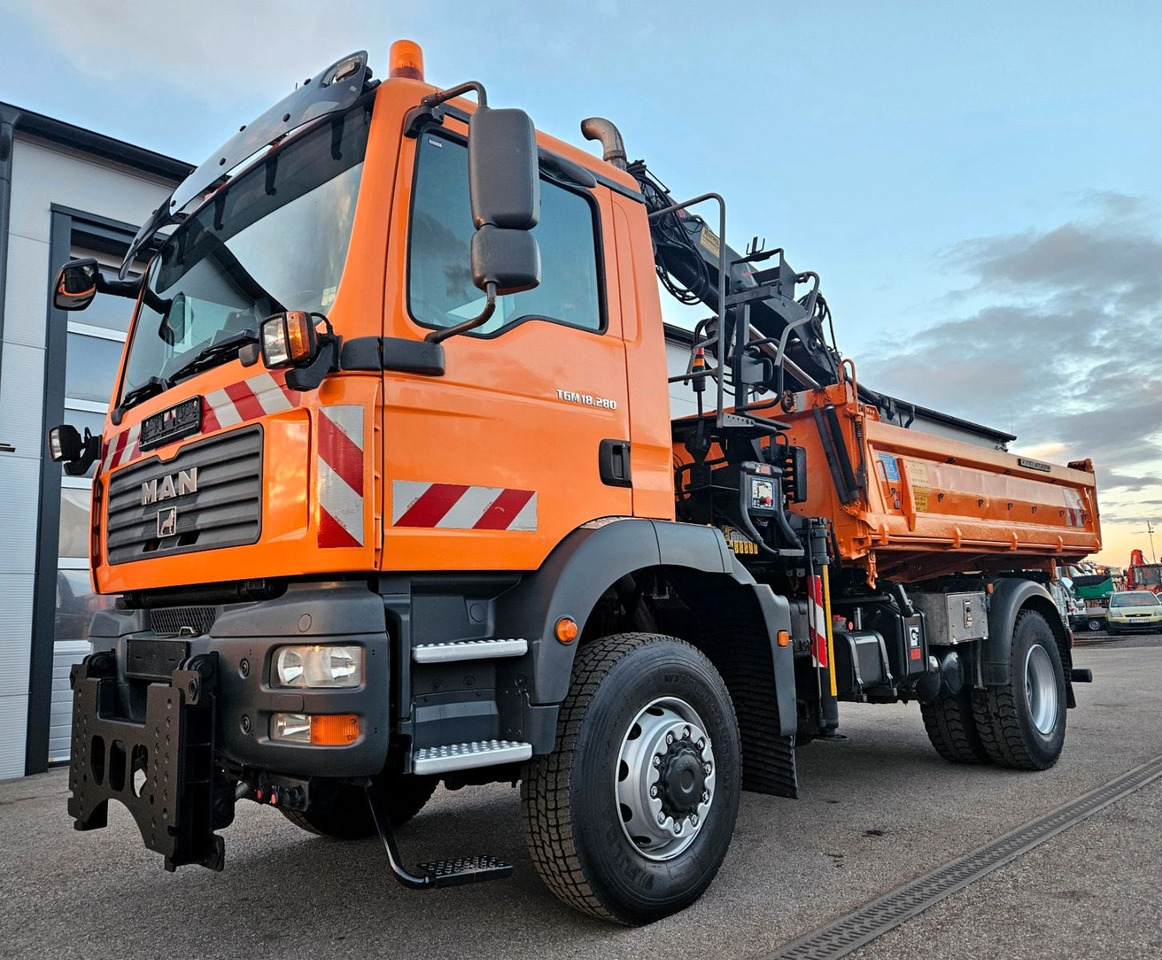 MAN TGM 18.280 4x4 HIAB 111-3 Funk Kran Winterdienst - Φορτηγό ανατρεπόμενο, Φορτηγό με γερανό: φωτογραφία 4 MAN TGM 18.280 4x4 HIAB 111-3 Funk Kran Winterdienst - Φορτηγό ανατρεπόμενο, Φορτηγό με γερανό: φωτογραφία 4