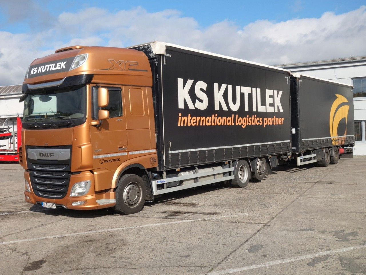 DAF XF 480 SSC, 120 cbm, Durchfahren - Φορτηγό μουσαμάς: φωτογραφία 1 DAF XF 480 SSC, 120 cbm, Durchfahren - Φορτηγό μουσαμάς: φωτογραφία 1