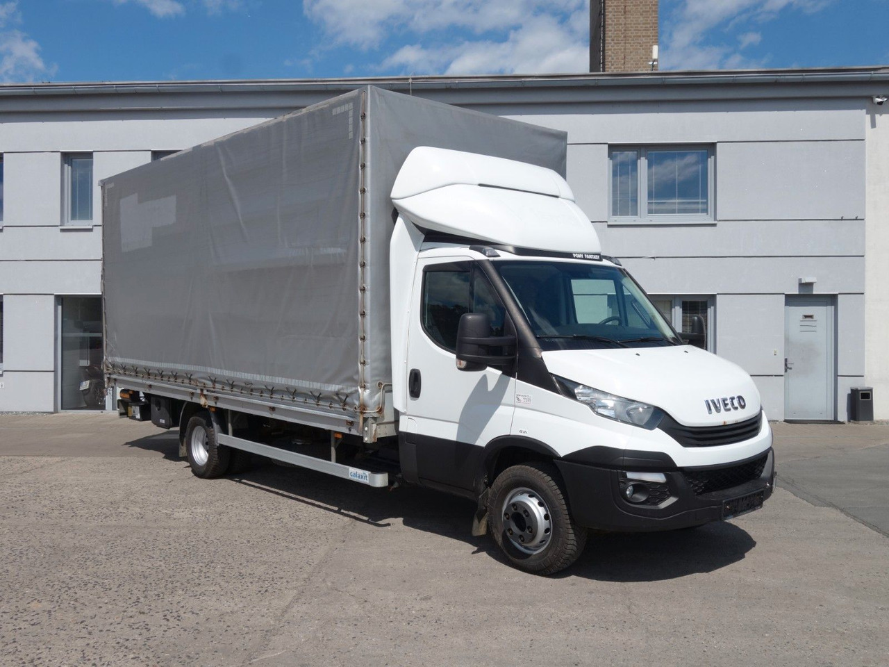 Iveco Daily 70C18 mit LBW - Επαγγελματικό αυτοκίνητο με μουσαμά: φωτογραφία 2 Iveco Daily 70C18 mit LBW - Επαγγελματικό αυτοκίνητο με μουσαμά: φωτογραφία 2