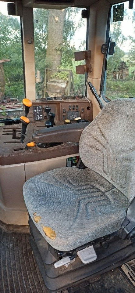 John Deere 6910 - Τρακτέρ: φωτογραφία 5 John Deere 6910 - Τρακτέρ: φωτογραφία 5