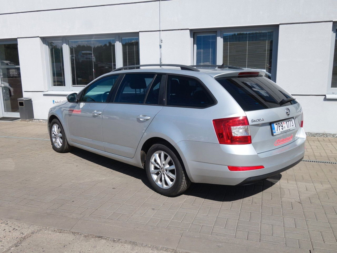 Škoda Octavia Combi Ambition 1,6 TDI, DSG, Navi, Clima - Station wagon: φωτογραφία 4 Škoda Octavia Combi Ambition 1,6 TDI, DSG, Navi, Clima - Station wagon: φωτογραφία 4
