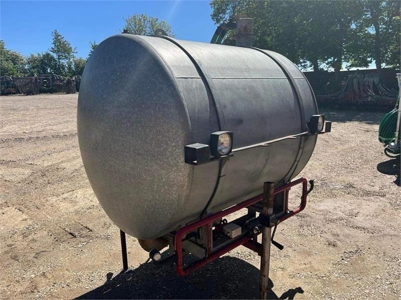 Linde 3 Ton - Ρεζερβουάρ: φωτογραφία 2 Linde 3 Ton - Ρεζερβουάρ: φωτογραφία 2