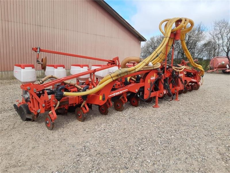 Maschio Gaspardo Manta XL 12 rk med PA1 fronttank  - Σπαρτική μηχανή: φωτογραφία 5 Maschio Gaspardo Manta XL 12 rk med PA1 fronttank  - Σπαρτική μηχανή: φωτογραφία 5