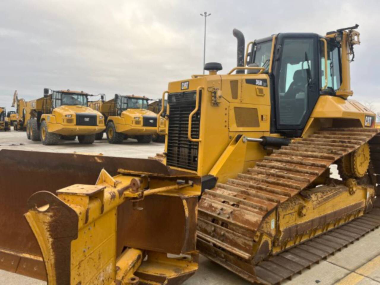 CAT D6NLGP - Μπουλντόζα: φωτογραφία 1 CAT D6NLGP - Μπουλντόζα: φωτογραφία 1