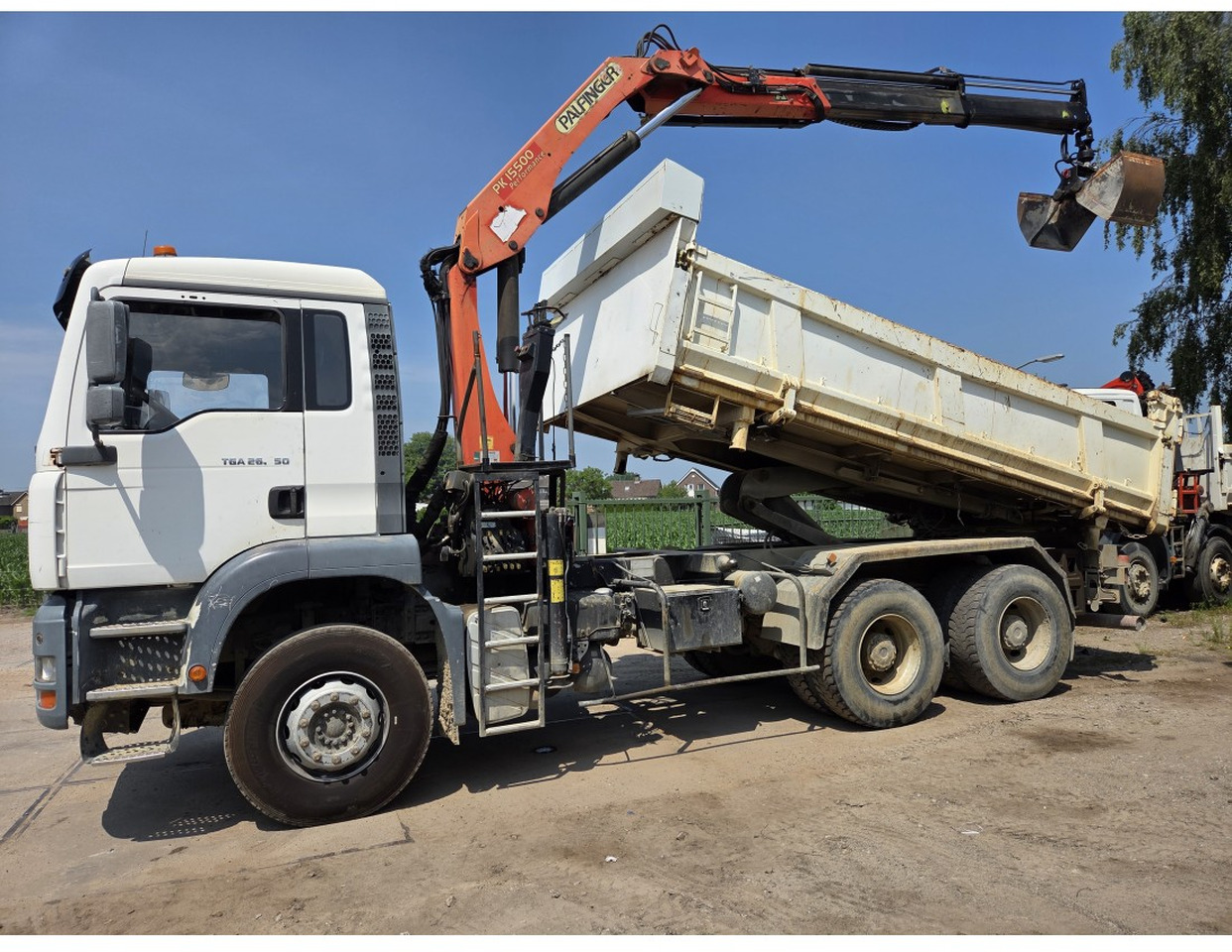 MAN TGA 26.350 6X4 BORDMATIC TIPPER CRANE PALFINGER PK15500 - Φορτηγό ανατρεπόμενο, Φορτηγό με γερανό: φωτογραφία 3 MAN TGA 26.350 6X4 BORDMATIC TIPPER CRANE PALFINGER PK15500 - Φορτηγό ανατρεπόμενο, Φορτηγό με γερανό: φωτογραφία 3