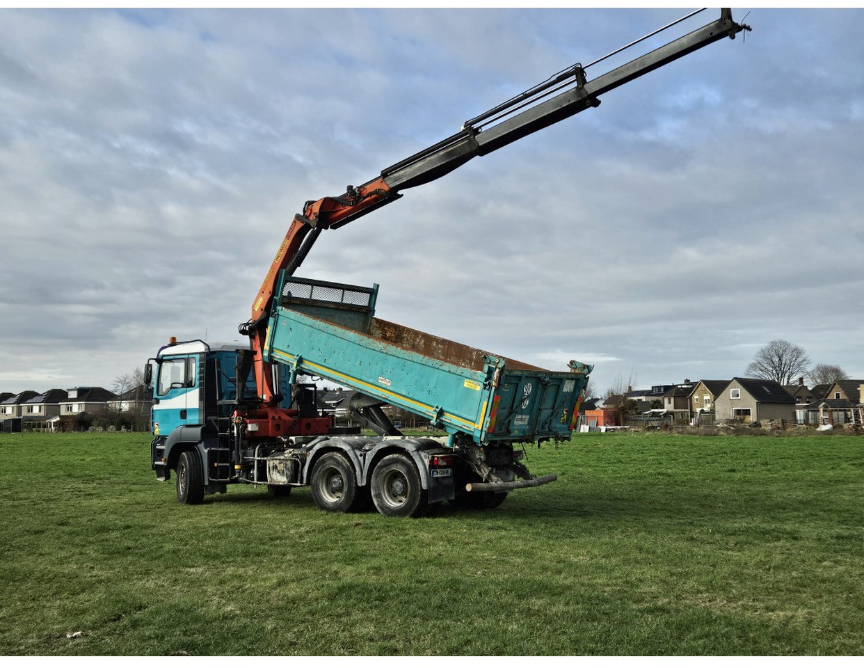 MAN TGA 33.360 TIPPER 3 SIDE CRANE PALFINGER 16502 *REMOTE CONTROL - Φορτηγό ανατρεπόμενο: φωτογραφία 4 MAN TGA 33.360 TIPPER 3 SIDE CRANE PALFINGER 16502 *REMOTE CONTROL - Φορτηγό ανατρεπόμενο: φωτογραφία 4