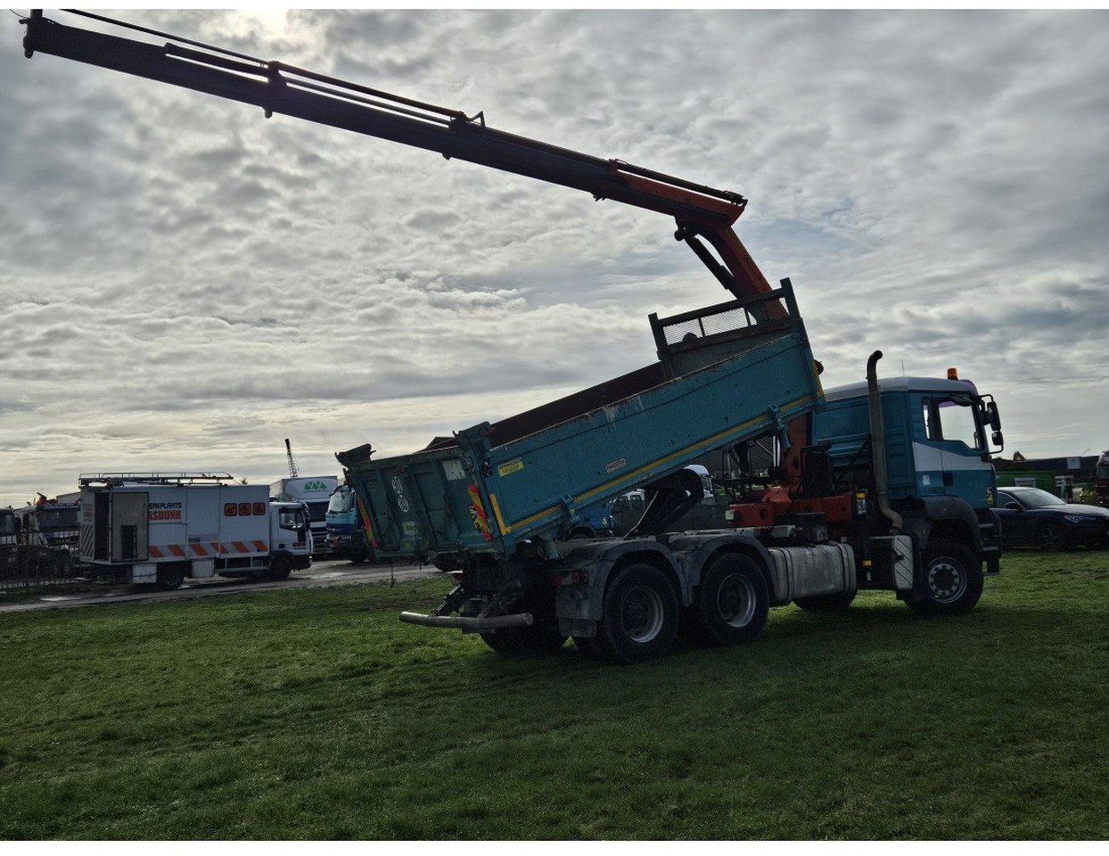 MAN TGA 33.360 TIPPER 3 SIDE CRANE PALFINGER 16502 *REMOTE CONTROL - Φορτηγό ανατρεπόμενο: φωτογραφία 2 MAN TGA 33.360 TIPPER 3 SIDE CRANE PALFINGER 16502 *REMOTE CONTROL - Φορτηγό ανατρεπόμενο: φωτογραφία 2