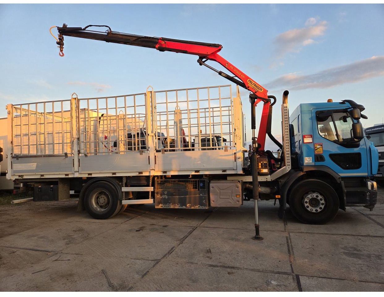 Renault C 280 4X2 Palfinger PK12002 EH Kran Crane Remote Control Automat flatbed truck - Φορτηγό με ανοιχτή καρότσα, Φορτηγό με γερανό: φωτογραφία 3 Renault C 280 4X2 Palfinger PK12002 EH Kran Crane Remote Control Automat flatbed truck - Φορτηγό με ανοιχτή καρότσα, Φορτηγό με γερανό: φωτογραφία 3