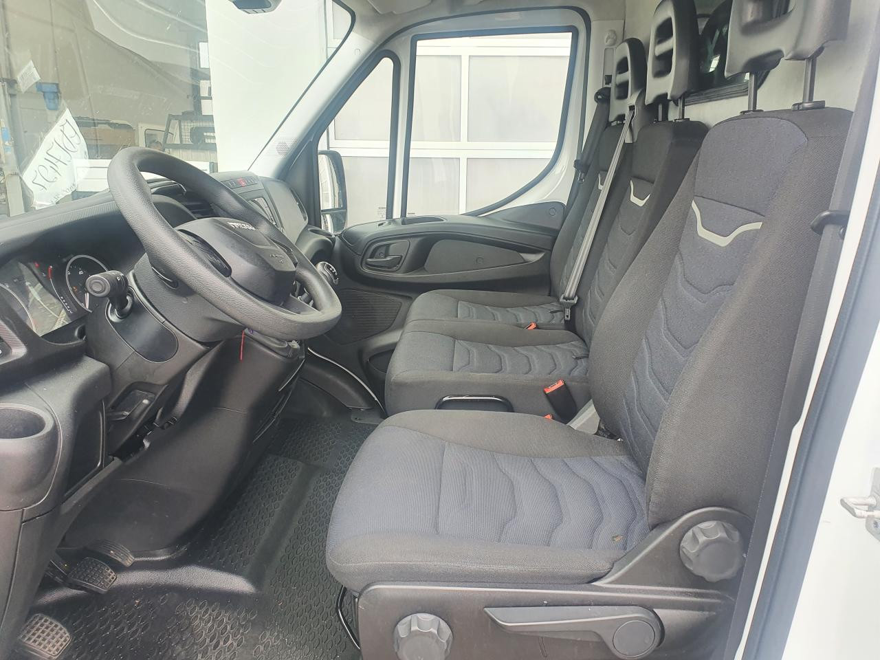 Επιβατικό βαν IVECO Daily 35S16V: φωτογραφία 6