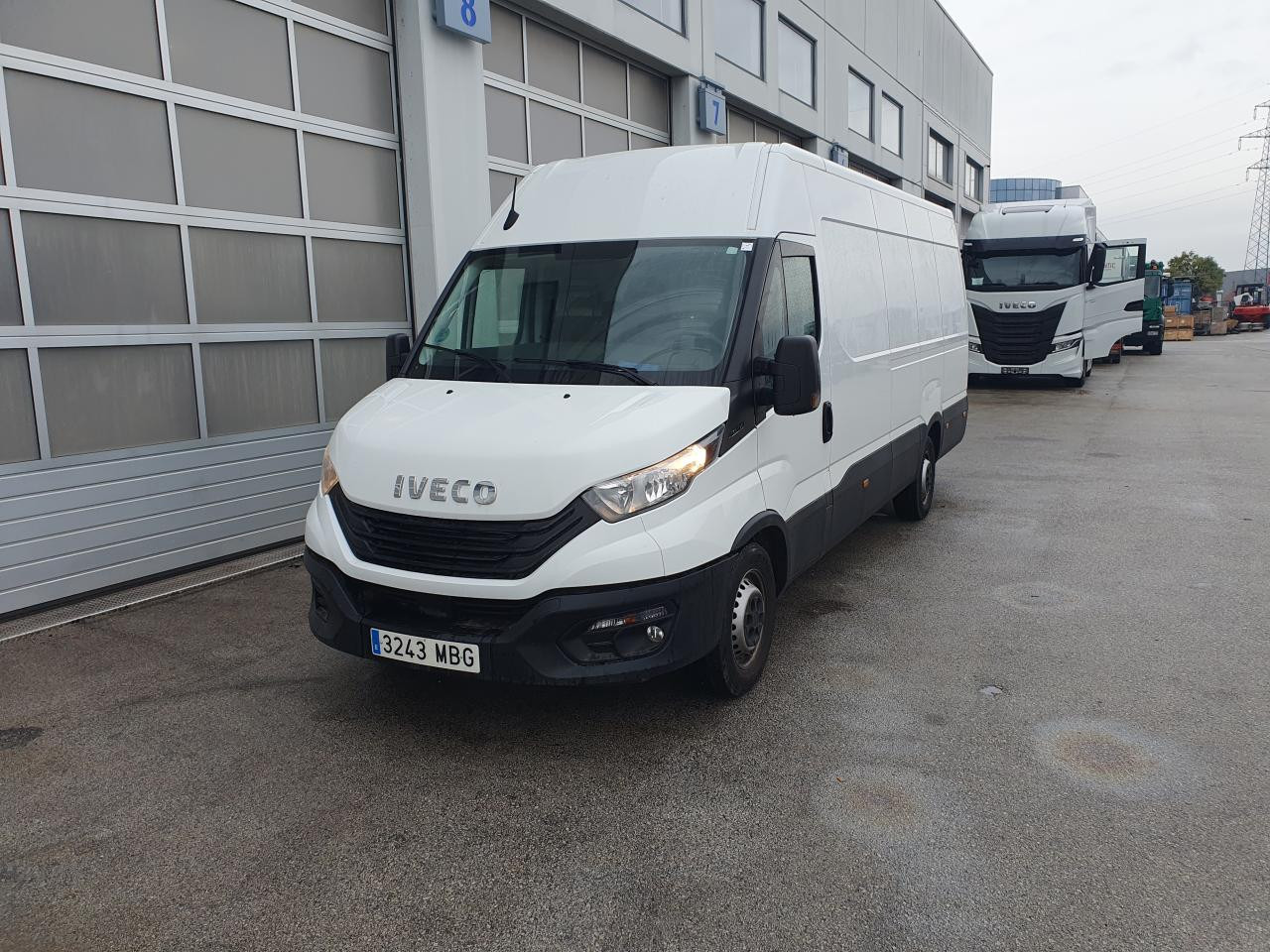 IVECO Daily 35S16 - Επιβατικό βαν: φωτογραφία 1 IVECO Daily 35S16 - Επιβατικό βαν: φωτογραφία 1