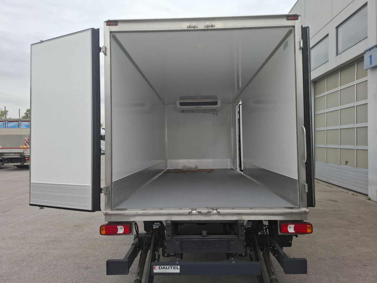 IVECO Daily 70C18H - Επαγγελματικό αυτοκίνητο ψυγείο: φωτογραφία 5 IVECO Daily 70C18H - Επαγγελματικό αυτοκίνητο ψυγείο: φωτογραφία 5