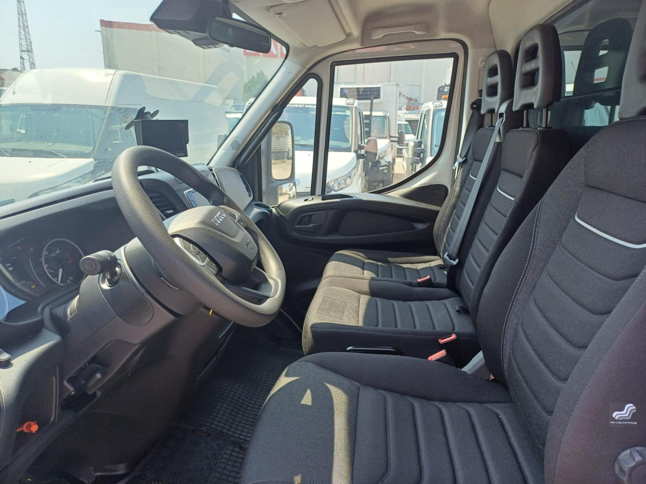 IVECO Daily 70C18H - Επαγγελματικό αυτοκίνητο με μουσαμά: φωτογραφία 2 IVECO Daily 70C18H - Επαγγελματικό αυτοκίνητο με μουσαμά: φωτογραφία 2