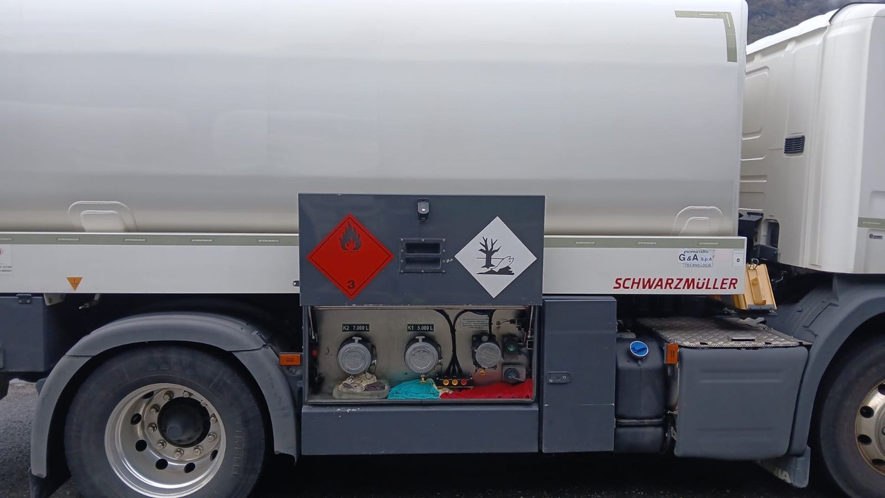 Scania P450 LB 4x2, ADR, Schwarzmueller Anhaenger Fuel - Φορτηγό βυτιοφόρο: φωτογραφία 4 Scania P450 LB 4x2, ADR, Schwarzmueller Anhaenger Fuel - Φορτηγό βυτιοφόρο: φωτογραφία 4