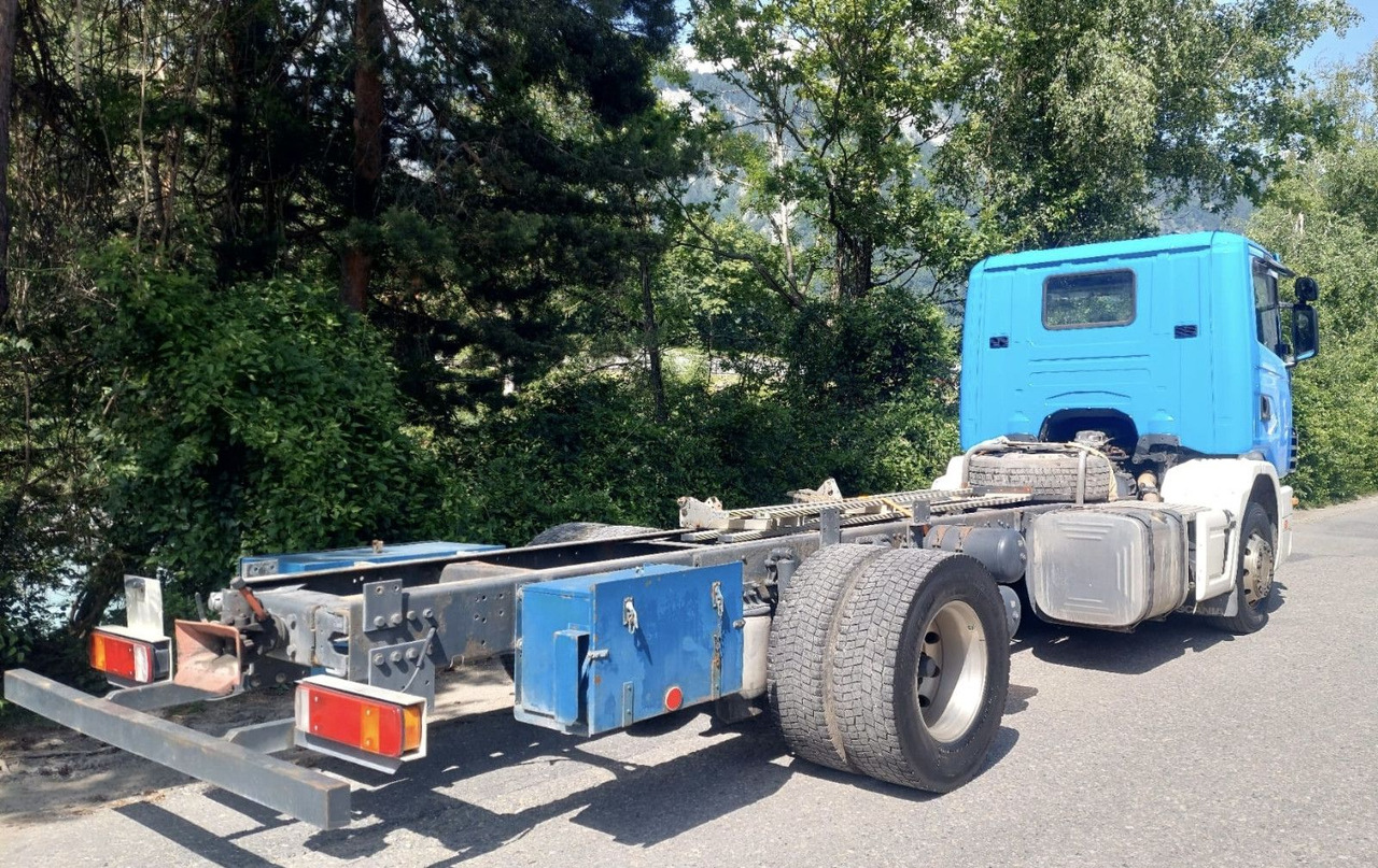 Scania R124LB 420 4x2, Euro 3 - Φορτηγό σασί: φωτογραφία 4 Scania R124LB 420 4x2, Euro 3 - Φορτηγό σασί: φωτογραφία 4