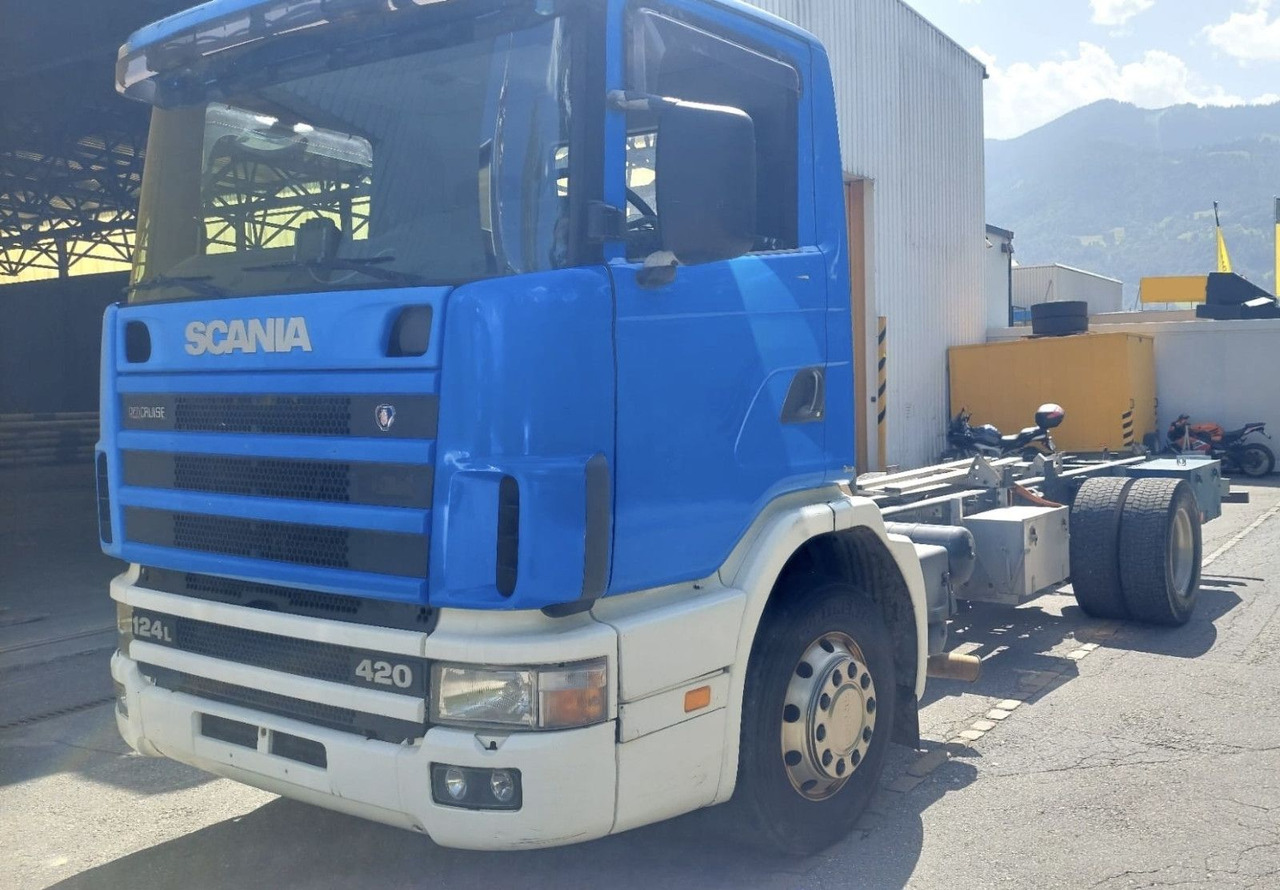 Scania R124LB 420 4x2, Euro 3 - Φορτηγό σασί: φωτογραφία 3 Scania R124LB 420 4x2, Euro 3 - Φορτηγό σασί: φωτογραφία 3