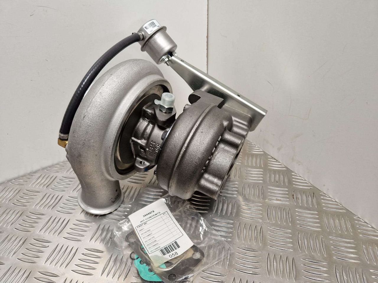 Iveco Generator Turbocharger Holset 4043994 - Κινητήρας και ανταλλακτικά για Κατασκευή μηχανήματα: φωτογραφία 3 Iveco Generator Turbocharger Holset 4043994 - Κινητήρας και ανταλλακτικά για Κατασκευή μηχανήματα: φωτογραφία 3