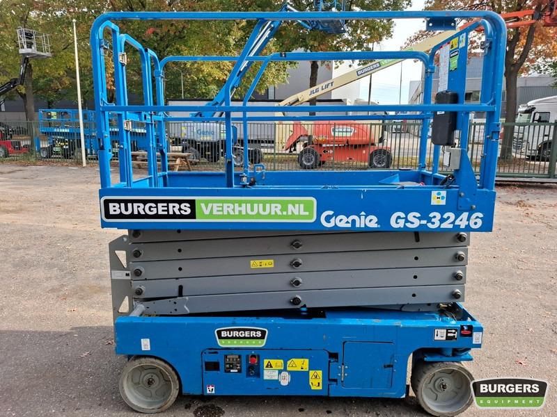 Genie GS3246 Nieuwe accus + lader - Ψαλιδωτό ανυψωτικό: φωτογραφία 5 Genie GS3246 Nieuwe accus + lader - Ψαλιδωτό ανυψωτικό: φωτογραφία 5