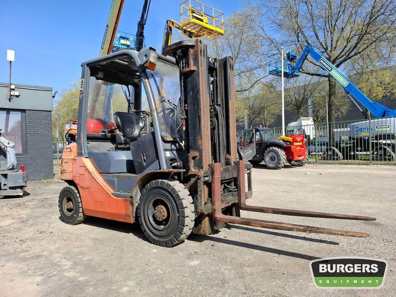 Toyota 02-8FGF20 - Υγραεριοκίνητο περονοφόρο: φωτογραφία 2 Toyota 02-8FGF20 - Υγραεριοκίνητο περονοφόρο: φωτογραφία 2