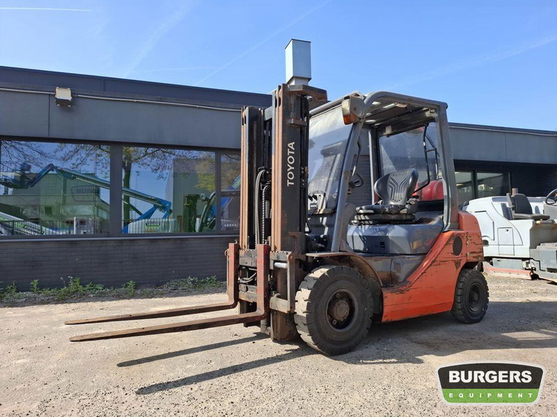 Toyota 02-8FGF20 - Υγραεριοκίνητο περονοφόρο: φωτογραφία 1 Toyota 02-8FGF20 - Υγραεριοκίνητο περονοφόρο: φωτογραφία 1