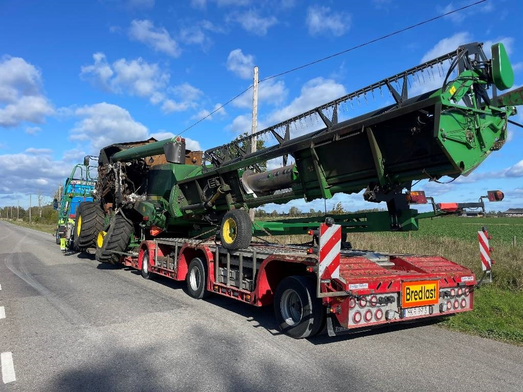 John Deere T 550 Dismantled. Only spare parts  - Θεριζοαλωνιστική μηχανή: φωτογραφία 2 John Deere T 550 Dismantled. Only spare parts  - Θεριζοαλωνιστική μηχανή: φωτογραφία 2