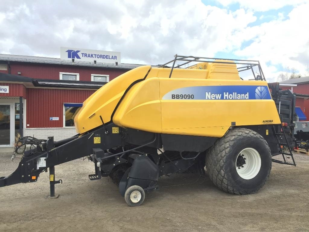 New Holland BB9090 Damaged / Skadad - Χορτοδετική μηχανή τετράγωνες μπάλες: φωτογραφία 1 New Holland BB9090 Damaged / Skadad - Χορτοδετική μηχανή τετράγωνες μπάλες: φωτογραφία 1