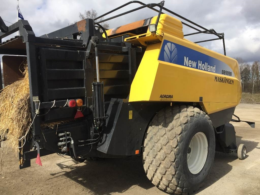 New Holland BB9090 Damaged / Skadad - Χορτοδετική μηχανή τετράγωνες μπάλες: φωτογραφία 5 New Holland BB9090 Damaged / Skadad - Χορτοδετική μηχανή τετράγωνες μπάλες: φωτογραφία 5