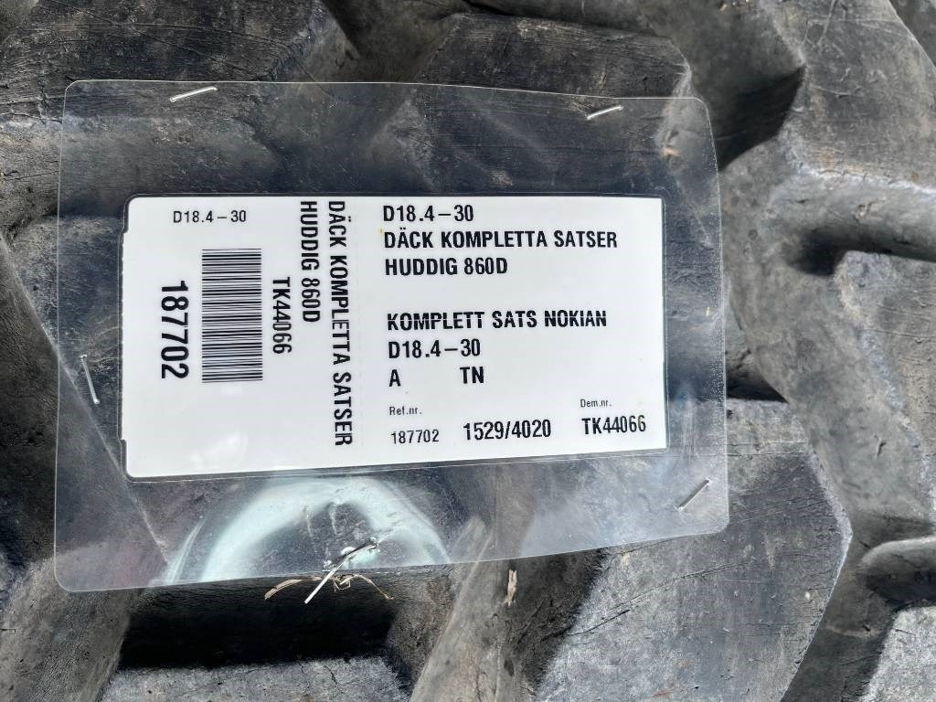 Nokian Industrial 18,4 B 30 Huddig 860 D - Πλήρης τροχός: φωτογραφία 2 Nokian Industrial 18,4 B 30 Huddig 860 D - Πλήρης τροχός: φωτογραφία 2
