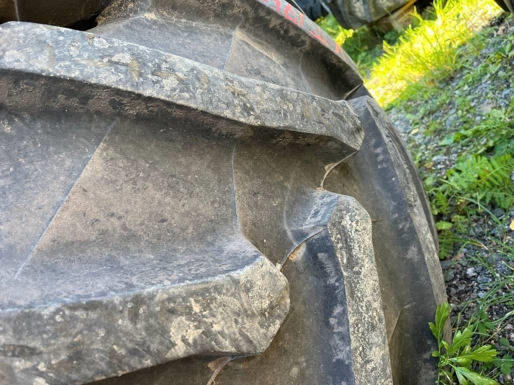 Trelleborg 650/65 42 540/65 30 till Valmet Valtra T174  - Ελαστικό για Γεωργικά μηχανήματα: φωτογραφία 3 Trelleborg 650/65 42 540/65 30 till Valmet Valtra T174  - Ελαστικό για Γεωργικά μηχανήματα: φωτογραφία 3