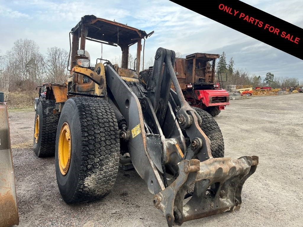 Volvo L 120 F Dismantled. Only specific spare parts - Ελαστιχοφόρος φορτωτής: φωτογραφία 1 Volvo L 120 F Dismantled. Only specific spare parts - Ελαστιχοφόρος φορτωτής: φωτογραφία 1