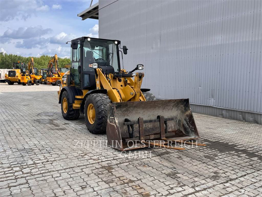 CAT 907M - Ελαστιχοφόρος φορτωτής: φωτογραφία 2 CAT 907M - Ελαστιχοφόρος φορτωτής: φωτογραφία 2