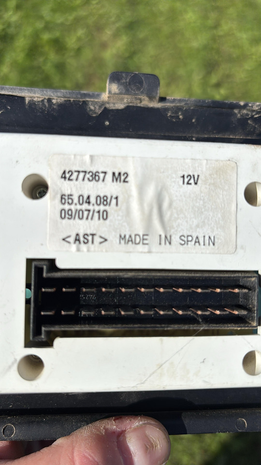 AGCO Massey Ferguson MF 8450 8460 8480 Konsola Panel Sterowania WOM 4277367M2 3907423M91 - Καμπίνα και εσωτερικό για Γεωργικά μηχανήματα: φωτογραφία 2 AGCO Massey Ferguson MF 8450 8460 8480 Konsola Panel Sterowania WOM 4277367M2 3907423M91 - Καμπίνα και εσωτερικό για Γεωργικά μηχανήματα: φωτογραφία 2