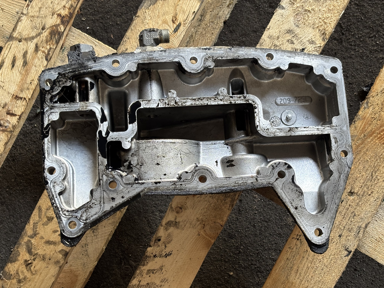 CAT Caterpillar C9 209-7291 Zespół podstawy filtra oleju 2097291 - Φίλτρο λαδιού για Γεωργικά μηχανήματα: φωτογραφία 3 CAT Caterpillar C9 209-7291 Zespół podstawy filtra oleju 2097291 - Φίλτρο λαδιού για Γεωργικά μηχανήματα: φωτογραφία 3