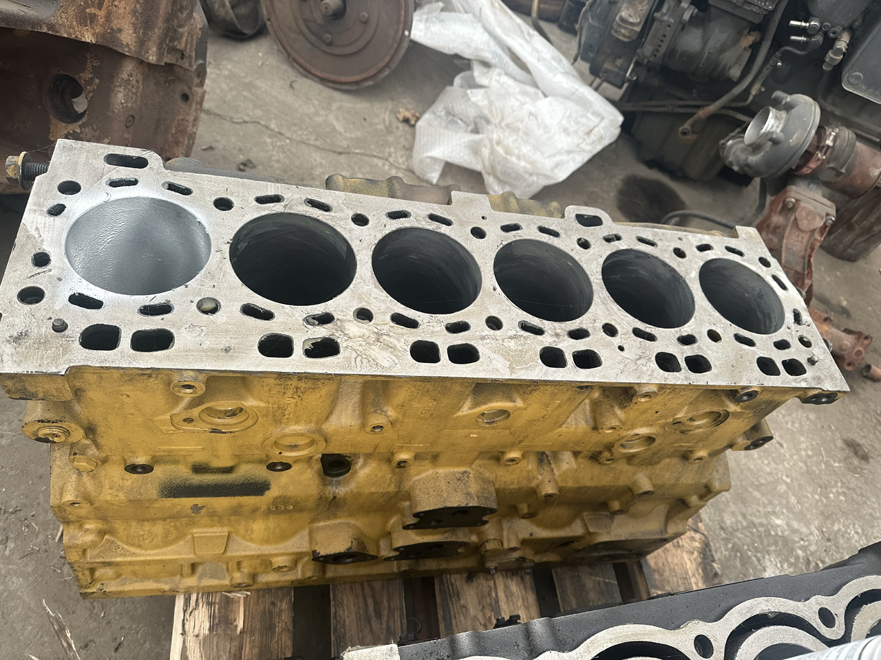 Cat c6.6 blok cylindrów - Μπλοκ κυλίνδρων για Γεωργικά μηχανήματα: φωτογραφία 2 Cat c6.6 blok cylindrów - Μπλοκ κυλίνδρων για Γεωργικά μηχανήματα: φωτογραφία 2