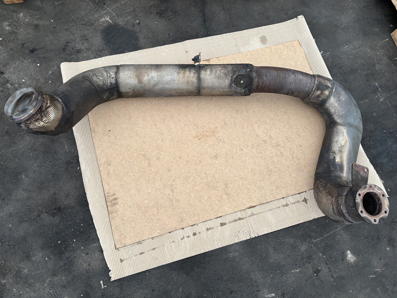 Claas Lexion 780 Rura Wydechowa Wydech EXHAUST PIPE ISO 0007804091 00 07819781 - Εξάτμιση για Θεριζοαλωνιστική μηχανή: φωτογραφία 1 Claas Lexion 780 Rura Wydechowa Wydech EXHAUST PIPE ISO 0007804091 00 07819781 - Εξάτμιση για Θεριζοαλωνιστική μηχανή: φωτογραφία 1