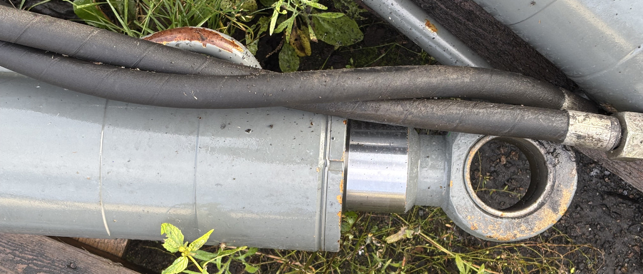 Claas Scorpion 7040 Siłownik Podnoszenia Siłownik Wyrównania 0013003700 0013003720 - Υδραυλικός κύλινδρος για Τηλεσκοπικός φορτωτής: φωτογραφία 2 Claas Scorpion 7040 Siłownik Podnoszenia Siłownik Wyrównania 0013003700 0013003720 - Υδραυλικός κύλινδρος για Τηλεσκοπικός φορτωτής: φωτογραφία 2