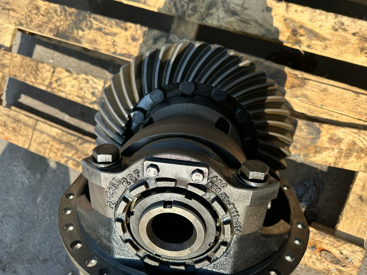 Claas Xerion 3800 - Dyferencjał | Wkład Mostu | Środek Mostu - Διαφορικό για Γεωργικά μηχανήματα: φωτογραφία 2 Claas Xerion 3800 - Dyferencjał | Wkład Mostu | Środek Mostu - Διαφορικό για Γεωργικά μηχανήματα: φωτογραφία 2