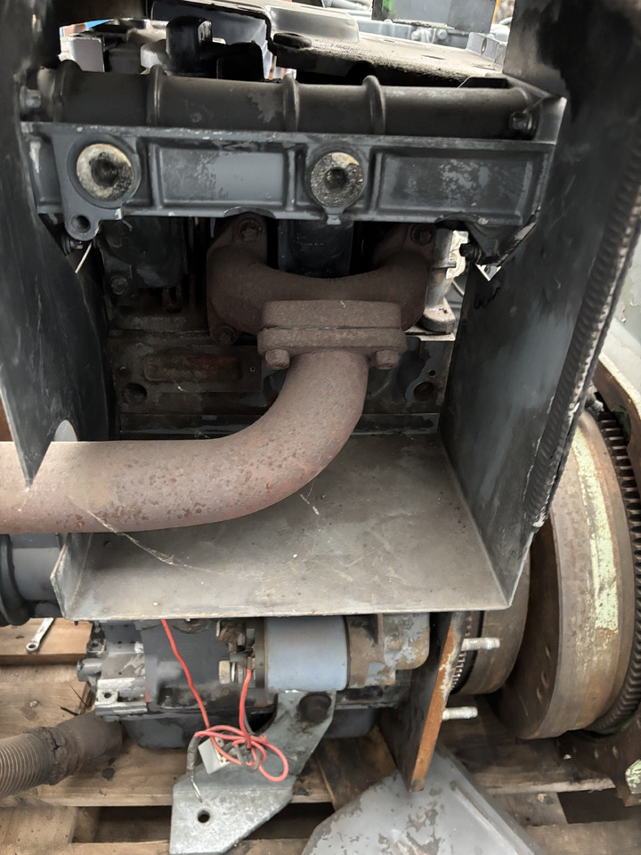 Deutz F2L1011 Silnik Blok Koło Zamachowe Tłok Pokrywa CZĘŚCI - Σφόνδυλος για Γεωργικά μηχανήματα: φωτογραφία 3 Deutz F2L1011 Silnik Blok Koło Zamachowe Tłok Pokrywa CZĘŚCI - Σφόνδυλος για Γεωργικά μηχανήματα: φωτογραφία 3