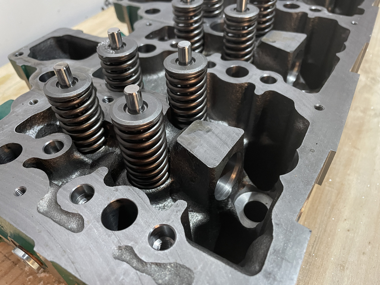 Deutz-Fahr Agrotron - głowica cylindrów kompletna NOWA 04900635 - Κυλινδροκεφαλή για Γεωργικά μηχανήματα: φωτογραφία 4 Deutz-Fahr Agrotron - głowica cylindrów kompletna NOWA 04900635 - Κυλινδροκεφαλή για Γεωργικά μηχανήματα: φωτογραφία 4