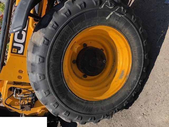 Felgi Jcb 16x24 - Ζάντα για Ανυψωτικό μηχάνημα: φωτογραφία 1 Felgi Jcb 16x24 - Ζάντα για Ανυψωτικό μηχάνημα: φωτογραφία 1