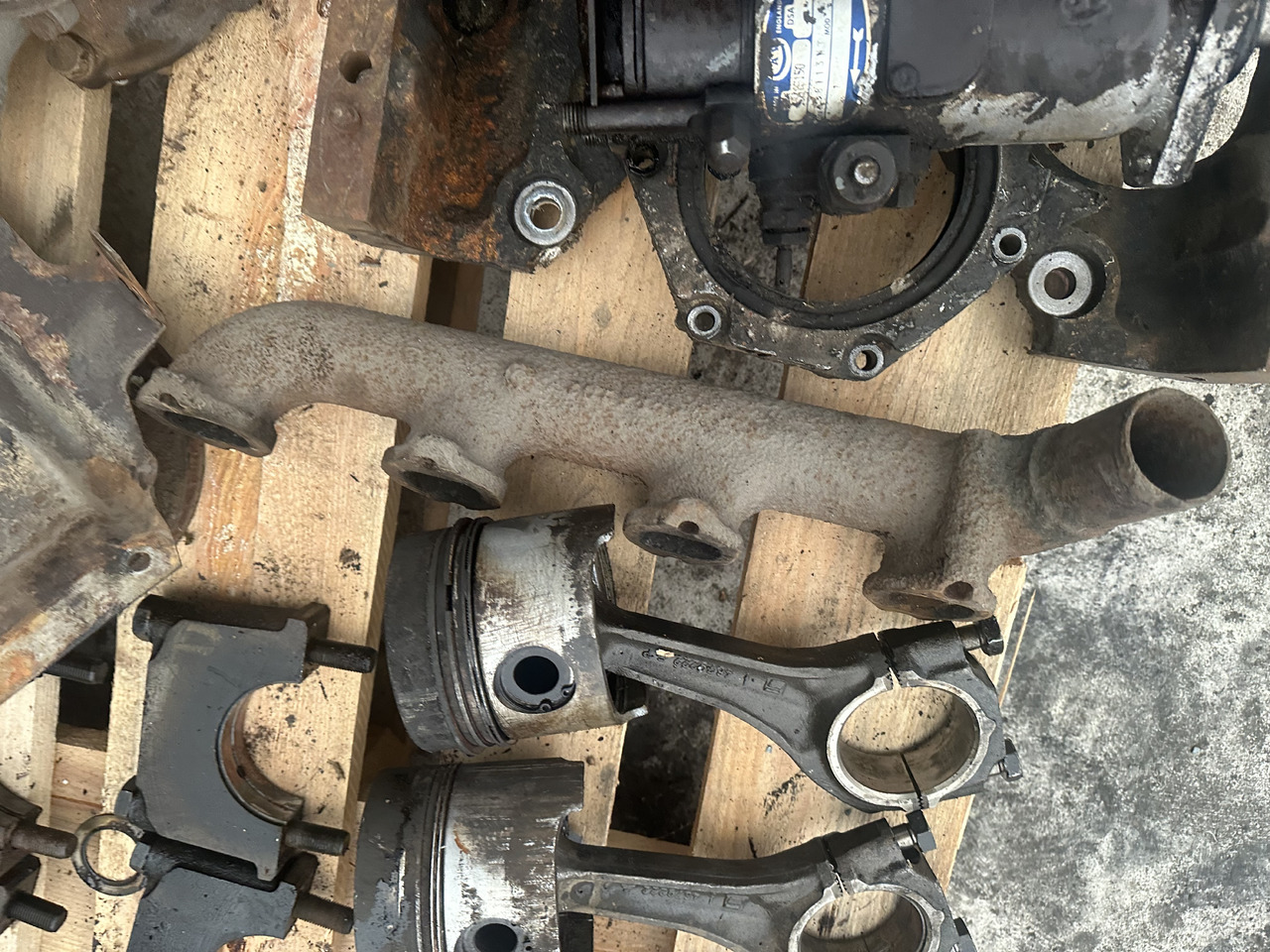 Fiat 780dt Fiat 8045 korbowód koło zamachowe , kolektor wydechowy - Σφόνδυλος για Γεωργικά μηχανήματα: φωτογραφία 1 Fiat 780dt Fiat 8045 korbowód koło zamachowe , kolektor wydechowy - Σφόνδυλος για Γεωργικά μηχανήματα: φωτογραφία 1