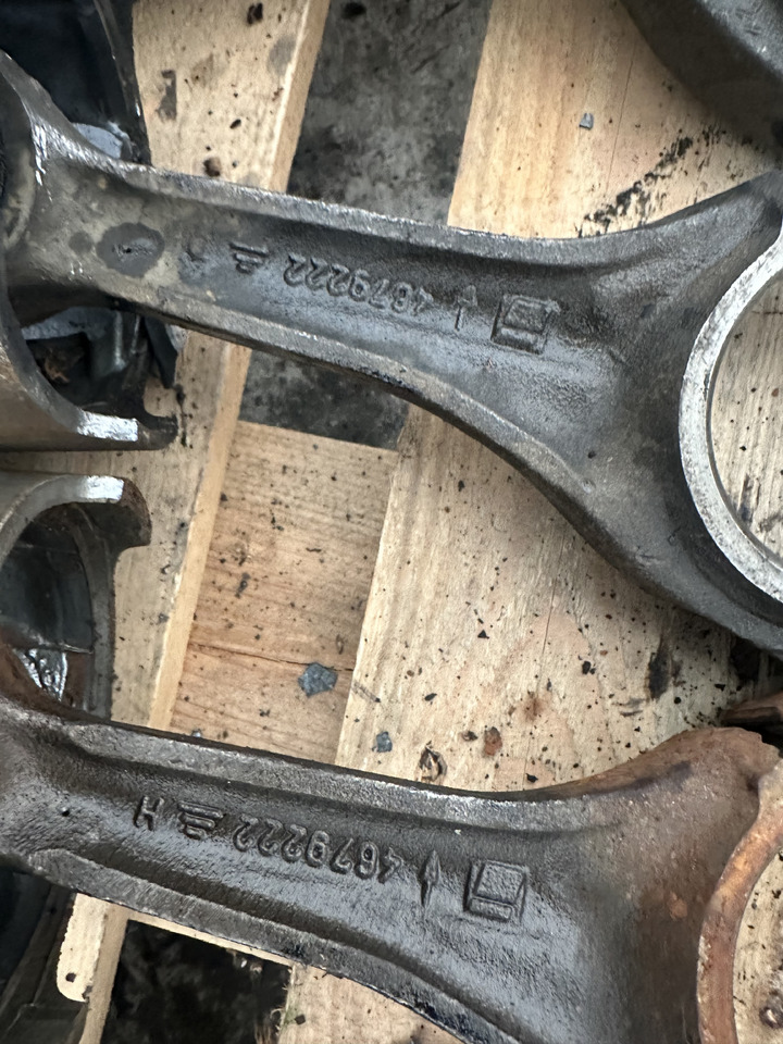 Fiat 780dt Fiat 8045 korbowód koło zamachowe , kolektor wydechowy - Σφόνδυλος για Γεωργικά μηχανήματα: φωτογραφία 5 Fiat 780dt Fiat 8045 korbowód koło zamachowe , kolektor wydechowy - Σφόνδυλος για Γεωργικά μηχανήματα: φωτογραφία 5