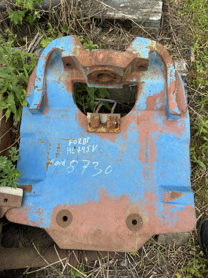 Ford TW10 TW20 TW30 8730 - support osi przedniej 9625687 E1NN3A042HB - Εμπρός άξονας: φωτογραφία 1 Ford TW10 TW20 TW30 8730 - support osi przedniej 9625687 E1NN3A042HB - Εμπρός άξονας: φωτογραφία 1