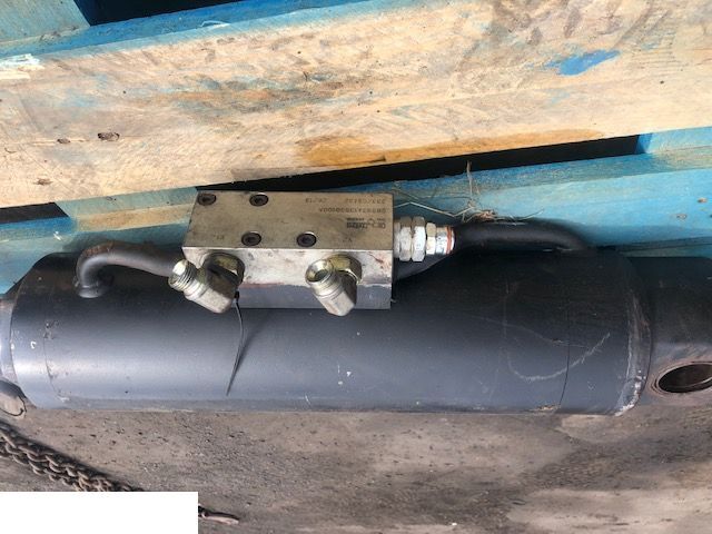 JCB 526-56 - Siłownik Wychyłu Łyźki - Υδραυλικός κύλινδρος για Γεωργικά μηχανήματα: φωτογραφία 1 JCB 526-56 - Siłownik Wychyłu Łyźki - Υδραυλικός κύλινδρος για Γεωργικά μηχανήματα: φωτογραφία 1