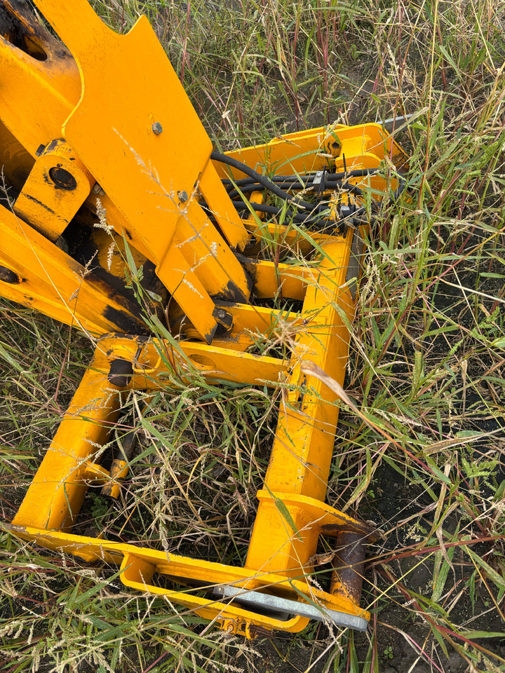 JCB 527-58 Karetka Q-Fit - Ταχυσύνδεσμος: φωτογραφία 2 JCB 527-58 Karetka Q-Fit - Ταχυσύνδεσμος: φωτογραφία 2