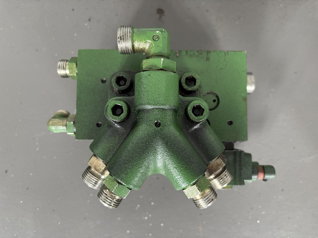 John Deere 6010 6110 6210 6310 6410 Blok Zaworowy TLS AL116954 - Υδραυλική βαλβίδα για Γεωργικά μηχανήματα: φωτογραφία 2 John Deere 6010 6110 6210 6310 6410 Blok Zaworowy TLS AL116954 - Υδραυλική βαλβίδα για Γεωργικά μηχανήματα: φωτογραφία 2