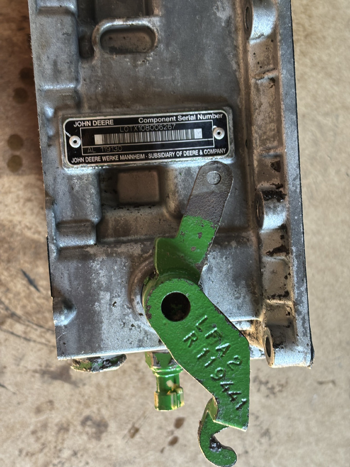 John Deere 6810, 6910 Obudowa Skrzyni Osłona Ramię R121885 R119441 - Αμάξωμα και εξωτερικό για Τρακτέρ: φωτογραφία 5 John Deere 6810, 6910 Obudowa Skrzyni Osłona Ramię R121885 R119441 - Αμάξωμα και εξωτερικό για Τρακτέρ: φωτογραφία 5