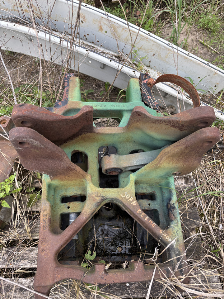 John Deere 6xxxR - support osi przedniej L213734 L213733 - Εμπρός άξονας: φωτογραφία 1 John Deere 6xxxR - support osi przedniej L213734 L213733 - Εμπρός άξονας: φωτογραφία 1