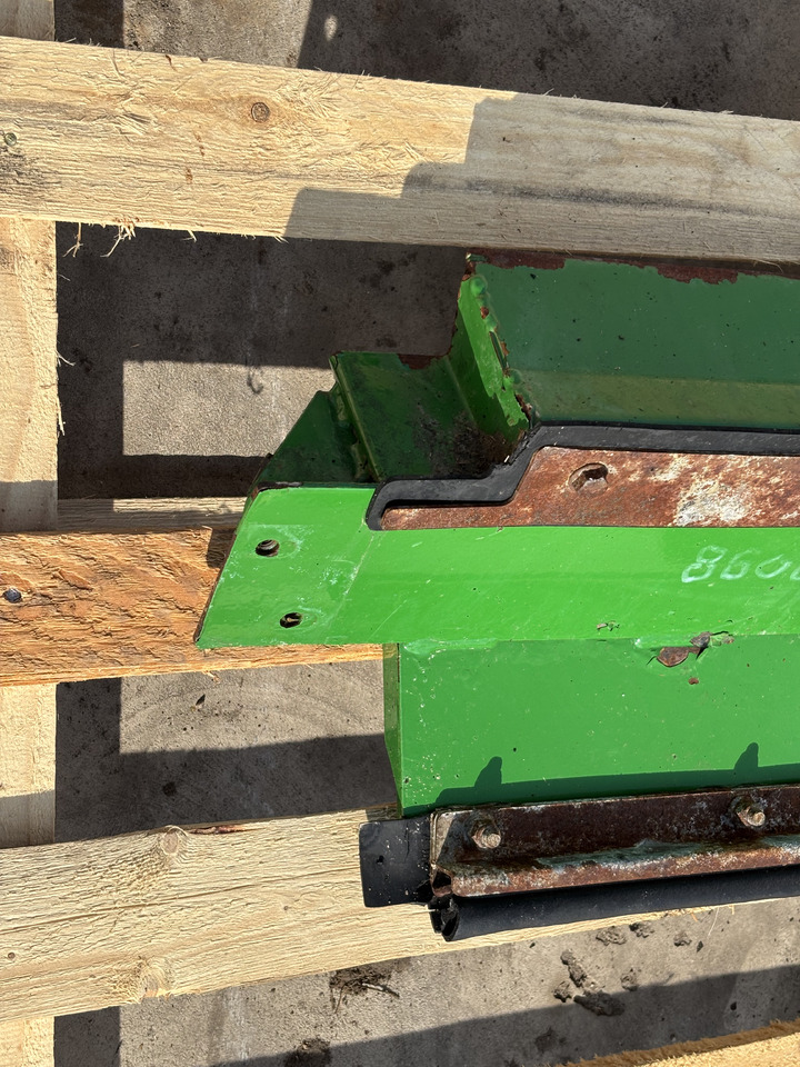 John Deere 8600 Kaptur Osłona Maska AXE46452 - Καπό για Γεωργικά μηχανήματα: φωτογραφία 2 John Deere 8600 Kaptur Osłona Maska AXE46452 - Καπό για Γεωργικά μηχανήματα: φωτογραφία 2