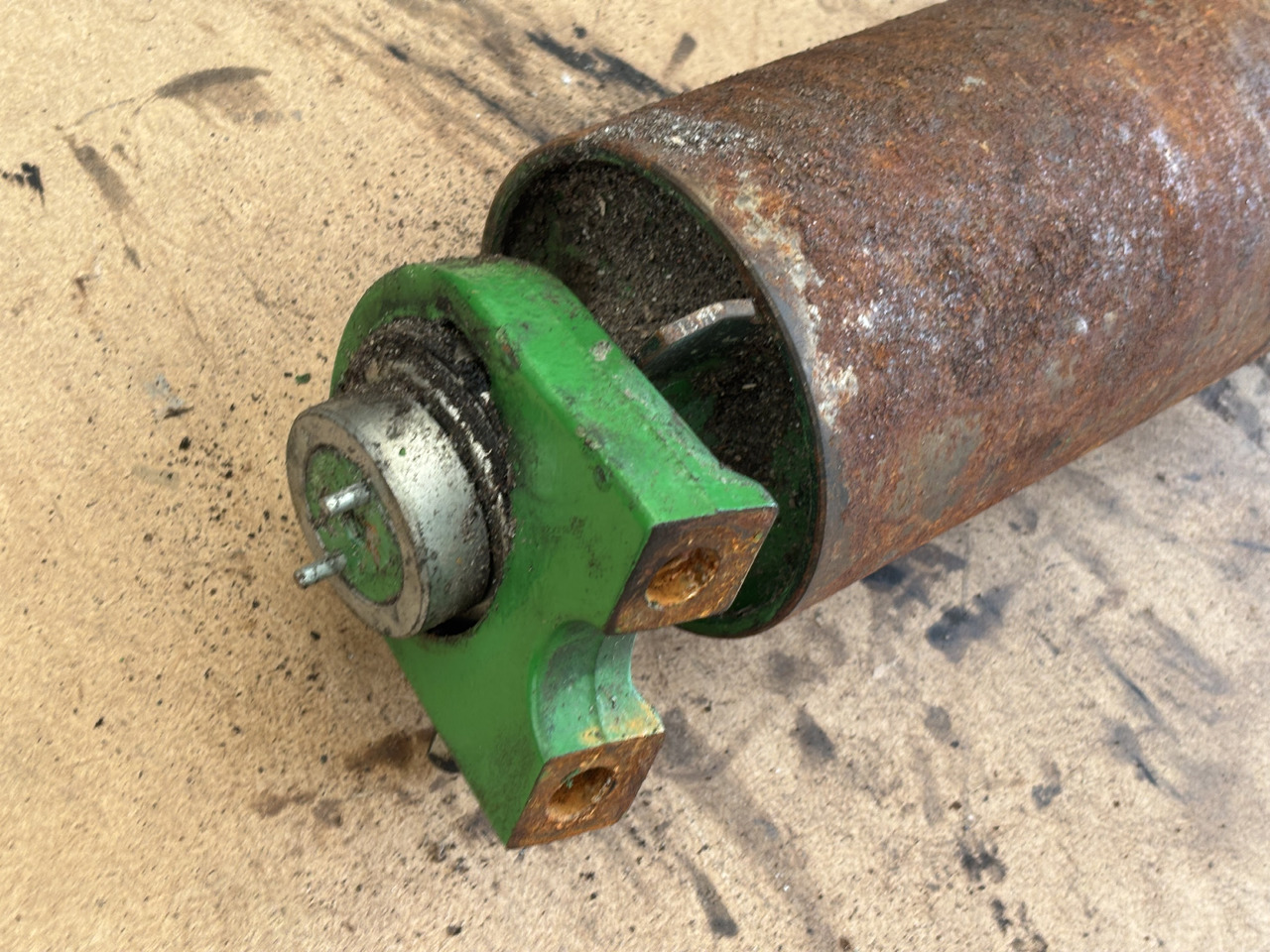 John Deere 8600 Walec Gładki Obudowa Łożyska AXE14946   HXE100665 - Ανταλλακτικά συστήματος κύλισης για Γεωργικά μηχανήματα: φωτογραφία 1 John Deere 8600 Walec Gładki Obudowa Łożyska AXE14946   HXE100665 - Ανταλλακτικά συστήματος κύλισης για Γεωργικά μηχανήματα: φωτογραφία 1