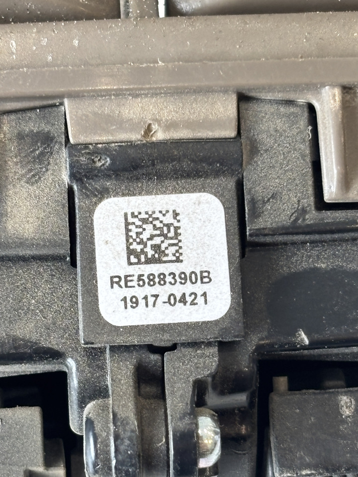 John Deere seria 6000 7000 8000 R - moduł przełącznik tylnego TUZ RE588390 TA26634 - Ηλεκτρικό σύστημα για Γεωργικά μηχανήματα: φωτογραφία 3 John Deere seria 6000 7000 8000 R - moduł przełącznik tylnego TUZ RE588390 TA26634 - Ηλεκτρικό σύστημα για Γεωργικά μηχανήματα: φωτογραφία 3